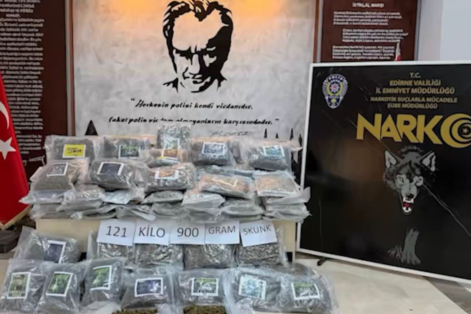 71 ilde uyuşturucu operasyonu! 2,3 ton uyuşturucu ve 4 milyon hap ele geçirildi