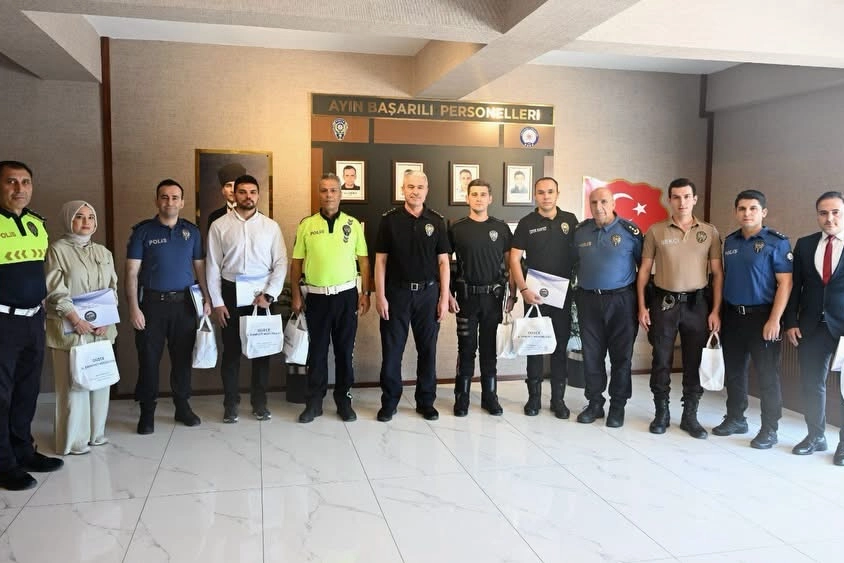 Düzce’de başarılı emniyet personeli ödüllendirildi