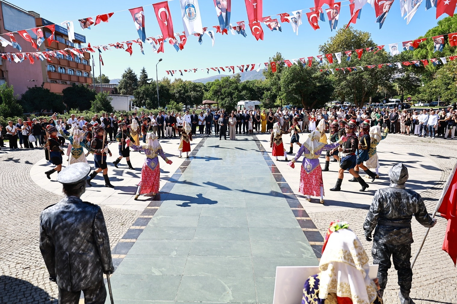 Efes Selçuk’un kurtuluşunun 104’üncü yılı törenle kutlandı