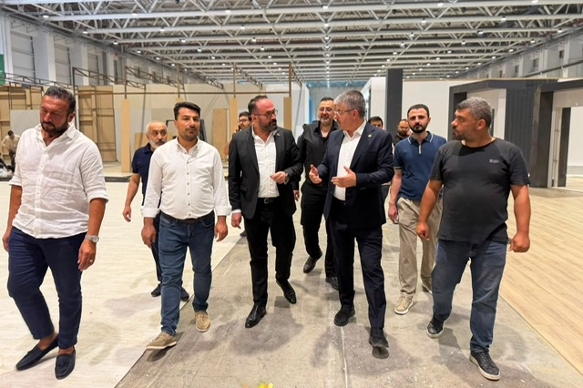 AK Partili Şaban Çopuroğlu'ndan çat kapı ziyaret