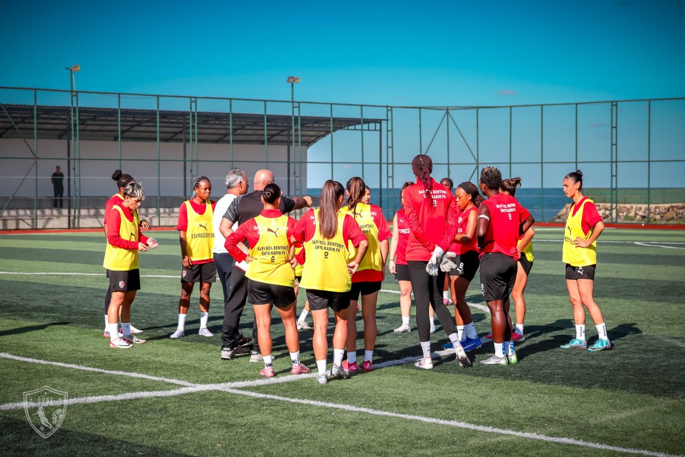 Ünye Kadın Futbol Takımı Yüksekova Maçına Hazırlanıyor