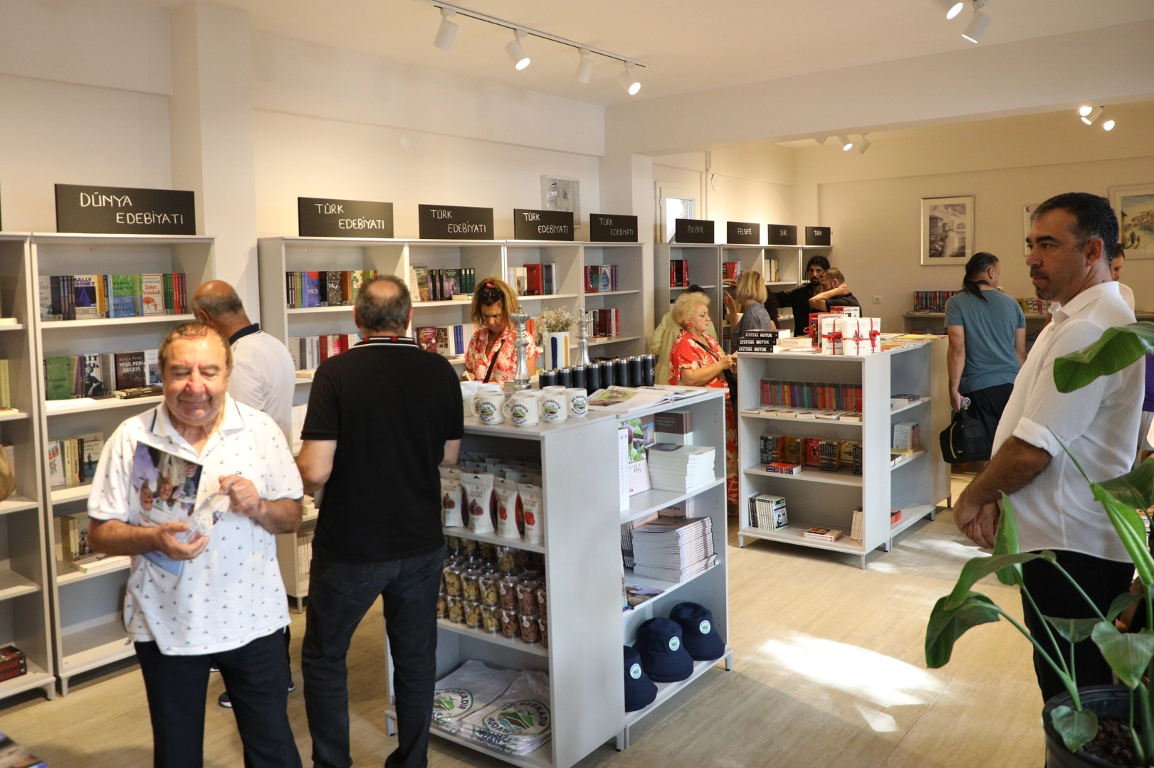 Mudanya’da “Kitap Mudanya” açıldı