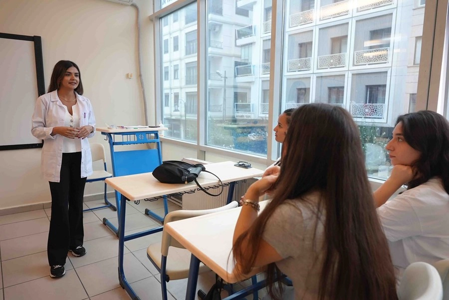 İstanbul Maltepe'de YKS hazırlık eğitimleri başladı 