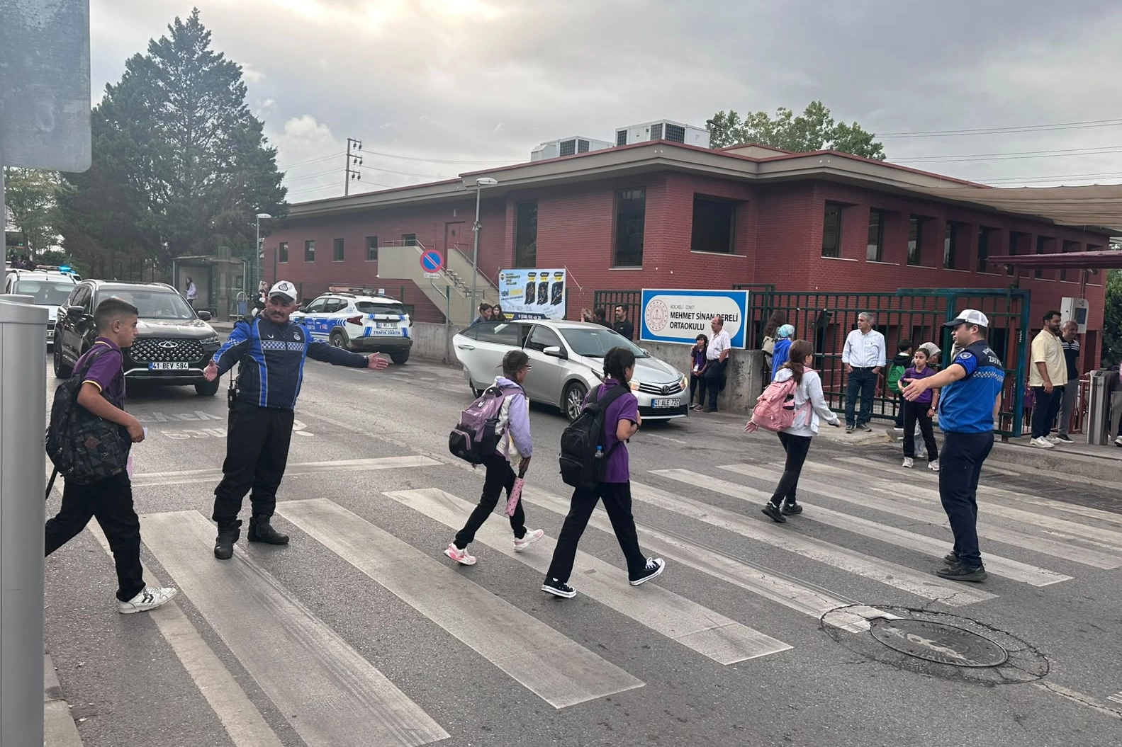Kocaeli'de ders ziliyle birlikte zabıta tedbiri sıklaştırdı