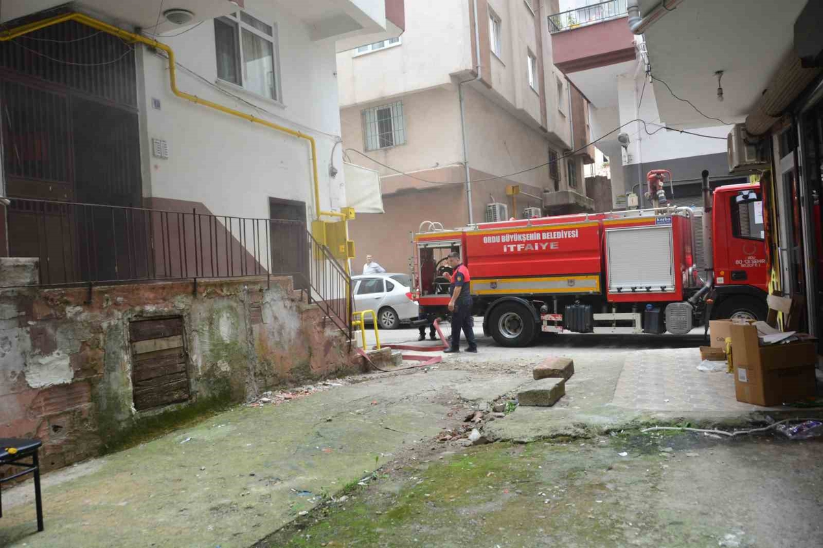 Ünye’de Ocakta Unutulan Yemek Yangın Paniğine Neden Oldu