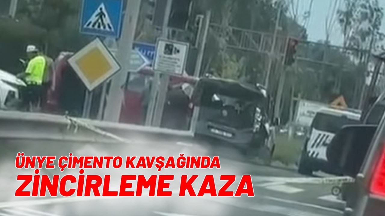 Ünye Çimento Kavşağında Zincirleme Kaza