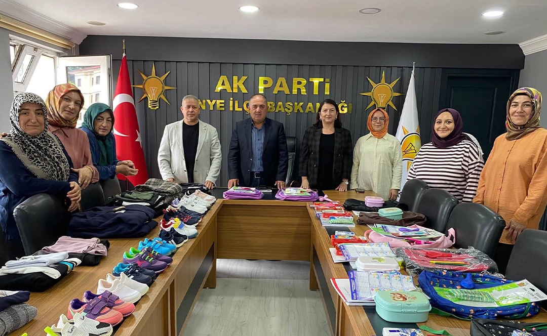 AK Parti Ünye’den Öğrencilere Eğitim Desteği