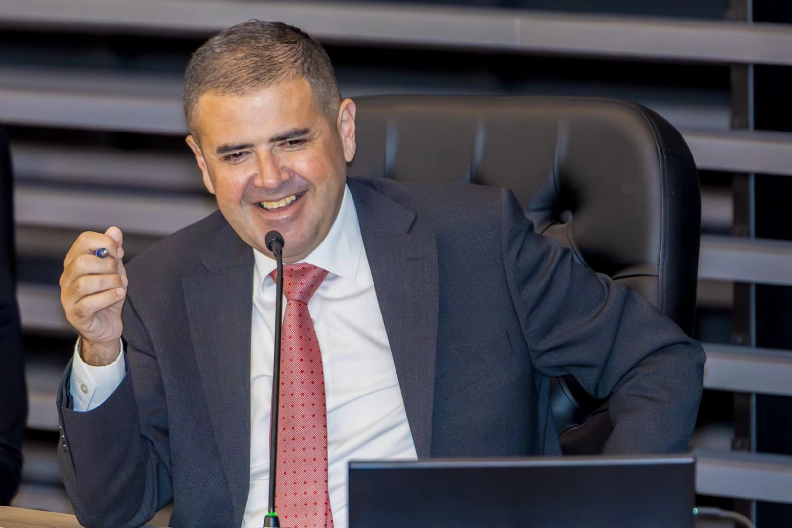Mezitli Belediye Başkanı CHP'den ihraç edildi