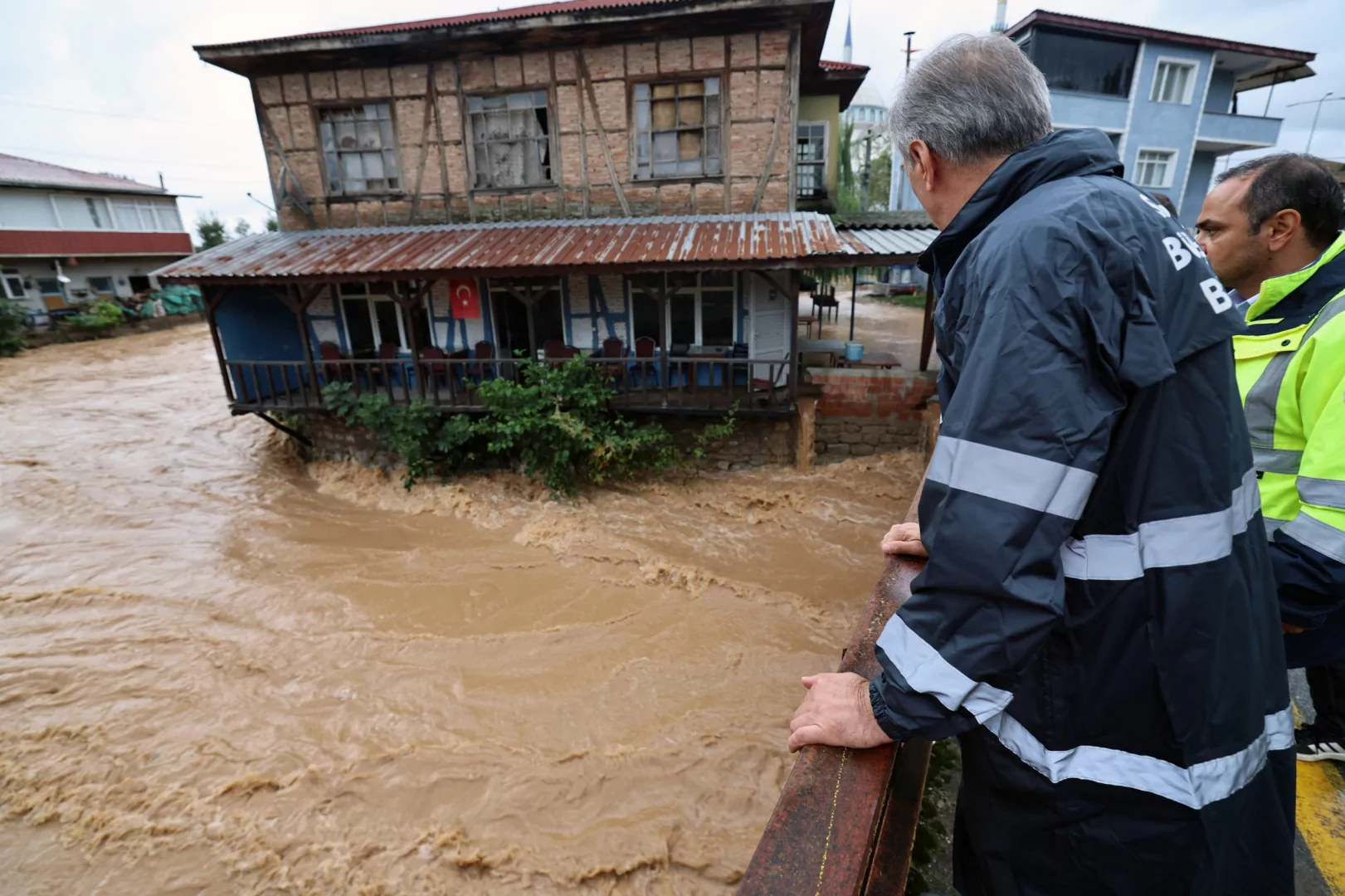 Karasu’da sel alarmı! Sakarya'da yaralar sarılıyor