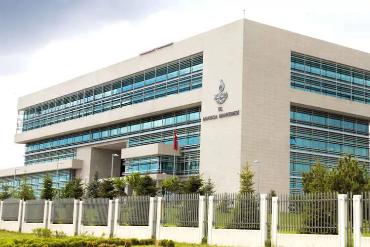 AYM’den Yeni Parti İçin 30 Günlük Savunma Süresi