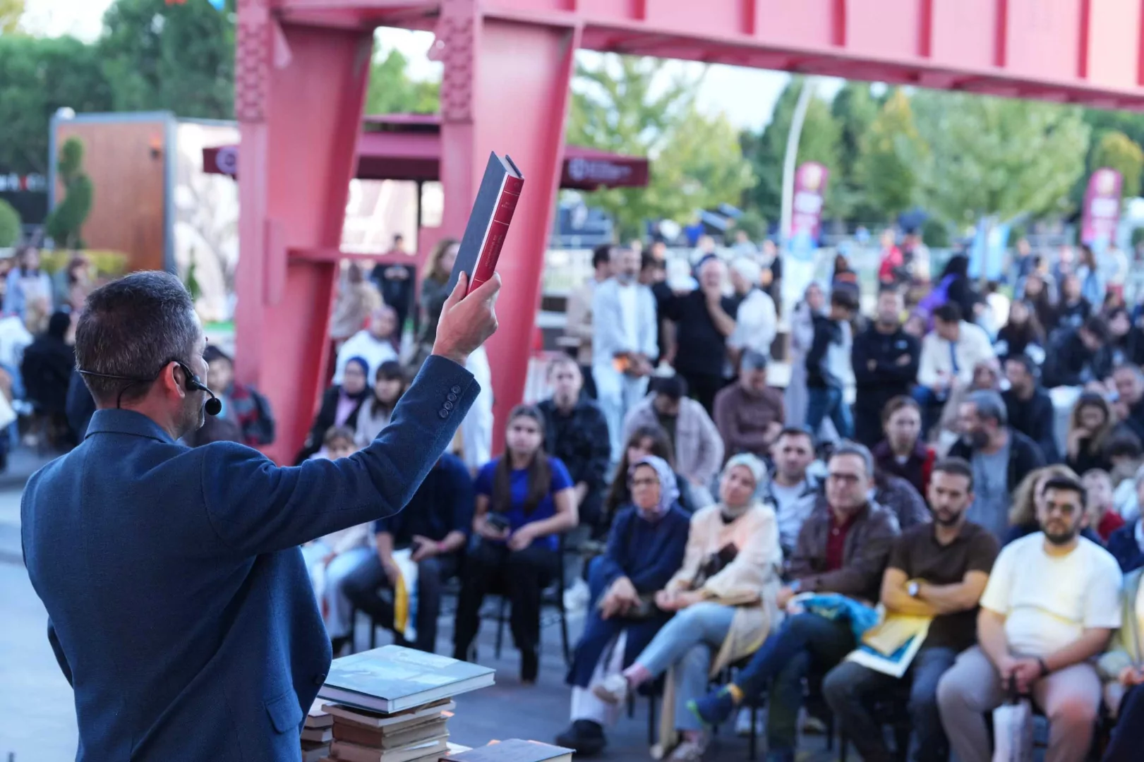 Kocaeli Kitap Fuarı’nda müzayede heyecanı