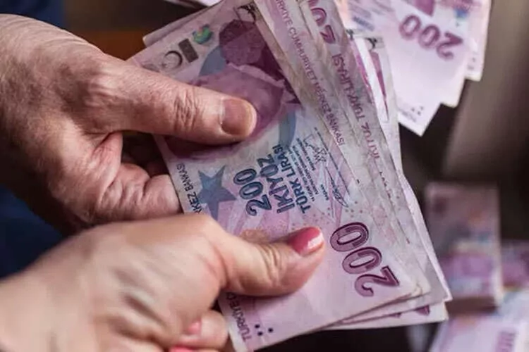 Yaşlı ve engelli aylıkları hesaplarda