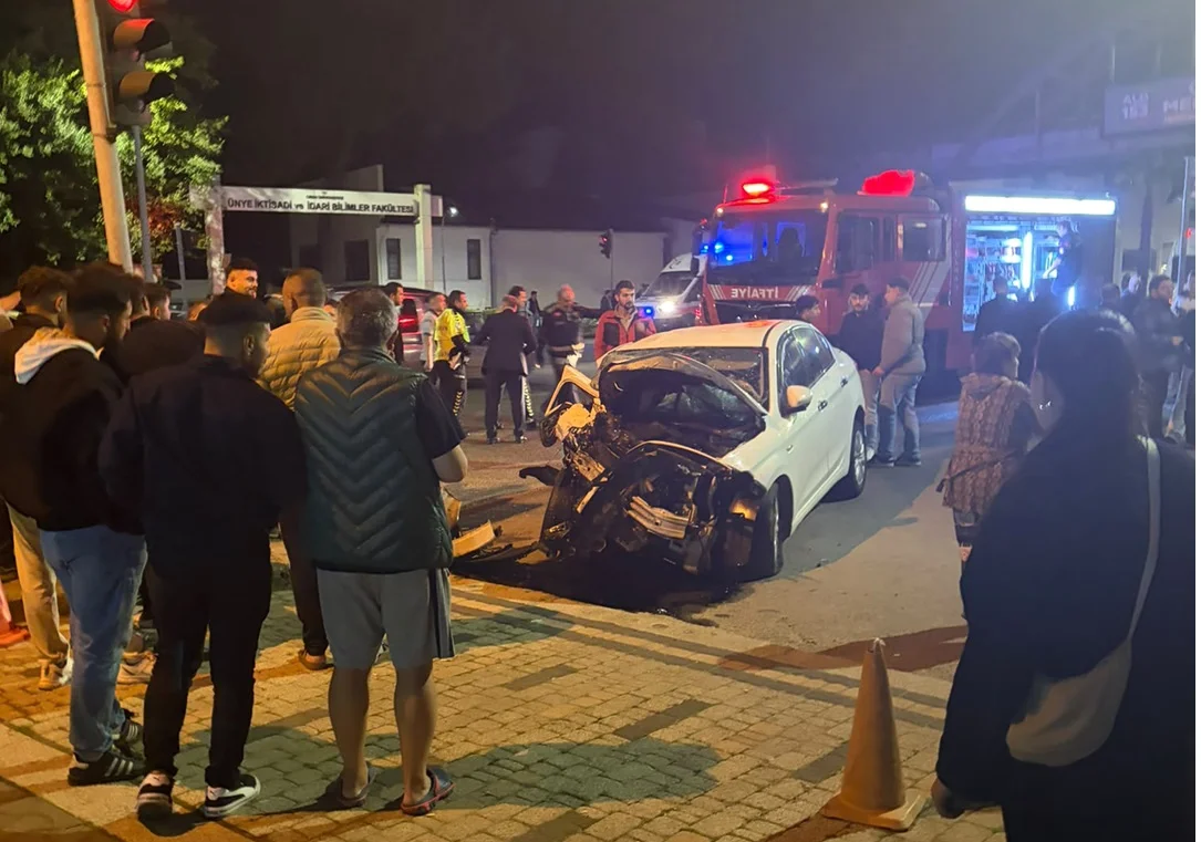 Ünye’de Fakülte Mevkiinde Kaza: 2 Yaralı