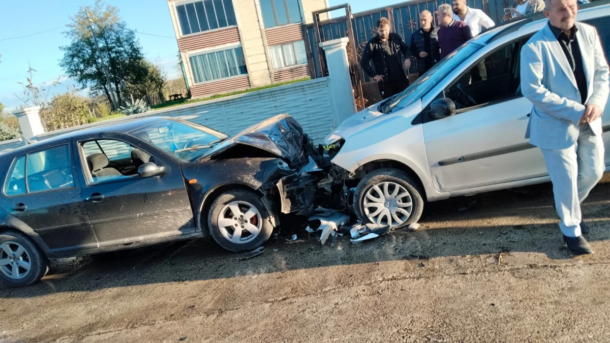 KUMRU’DA DÜĞÜN KONVOYUNDA KAZA: 3 YARALI