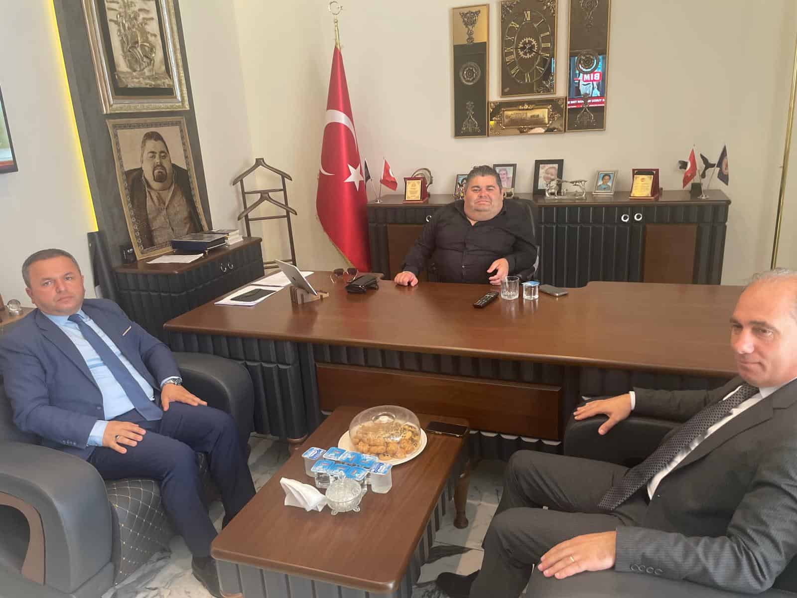 Ünye İlçe Milli Eğitim Müdürü ve Şube Müdürü, Karadeniz Radyo ve Televizyon Dernek Başkanını Ziyaret Etti