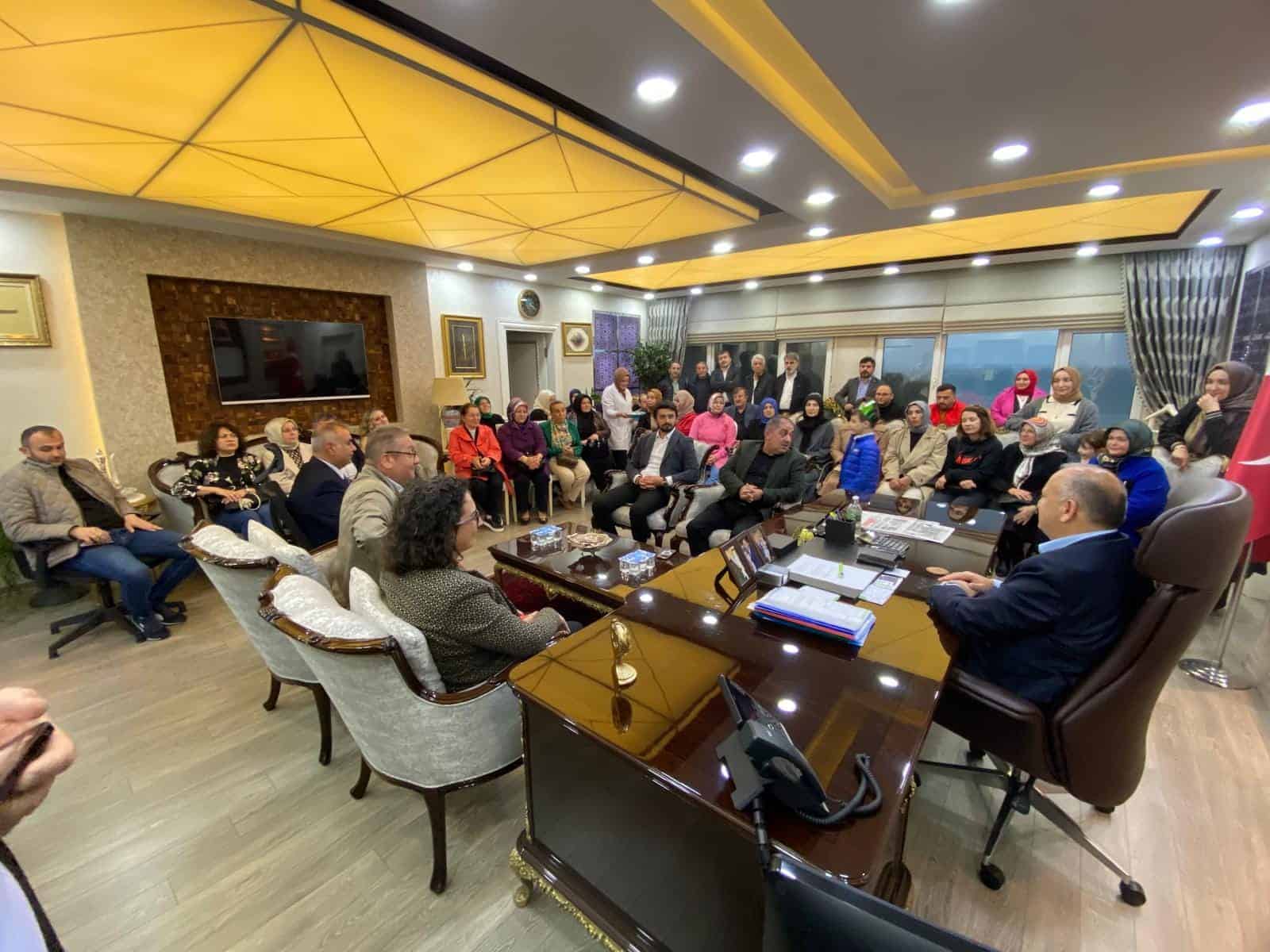 AK PARTİ İLÇE TEŞKİLATINDAN BAŞKAN TAVLI'YA ZİYARET