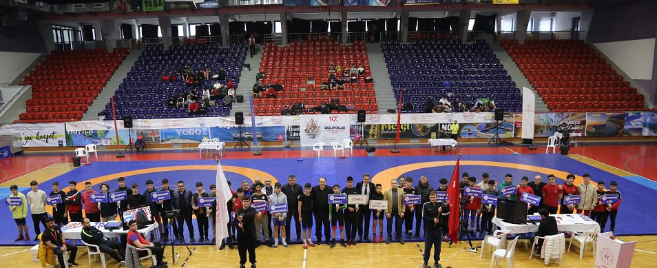 ORDUDA GÜREŞ GRUP MÜSABAKALARI BAŞLADI