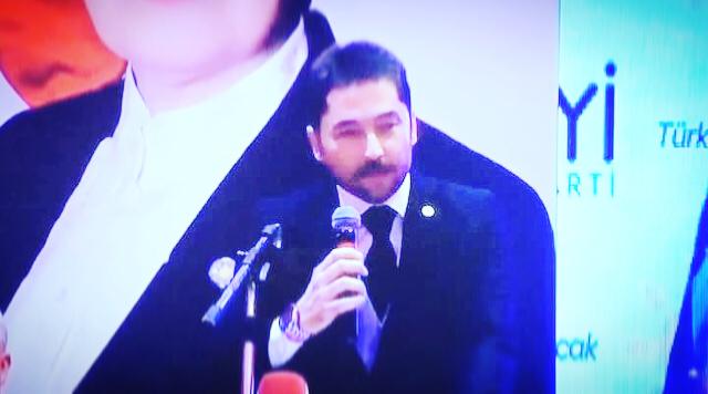 “KOLTUKLARI ISITMA ZAMANI DEĞİL, KUNDURALARI ESKİTME ZAMANI!