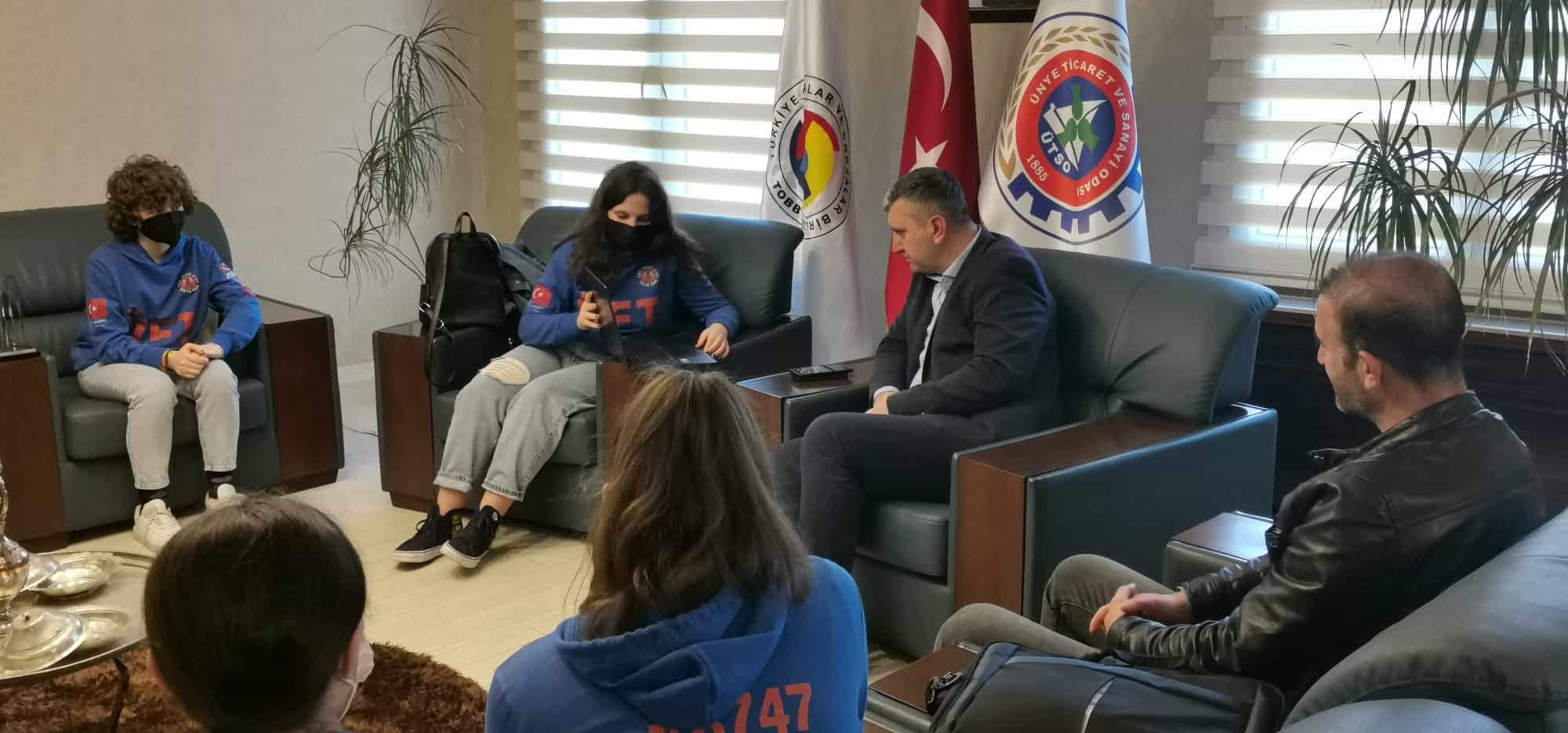 Takım Ruhu Ödülünü Alan Öğrenciler Başkan Akar’ı Ziyaret Etti