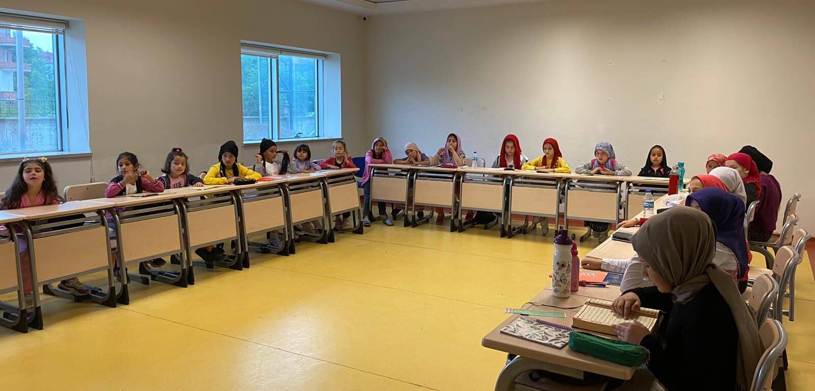 GENÇLİK MERKEZİ’NDE GENÇLER EĞLENEREK ÖĞRENİYOR