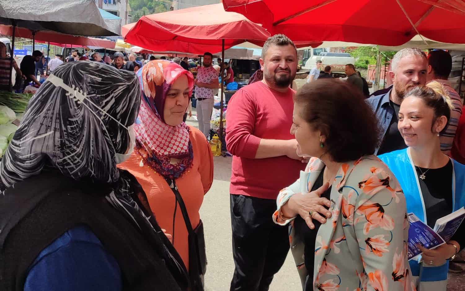 Milletvekili Adayı Özdemir Seçmenin Gönlüne Girdi