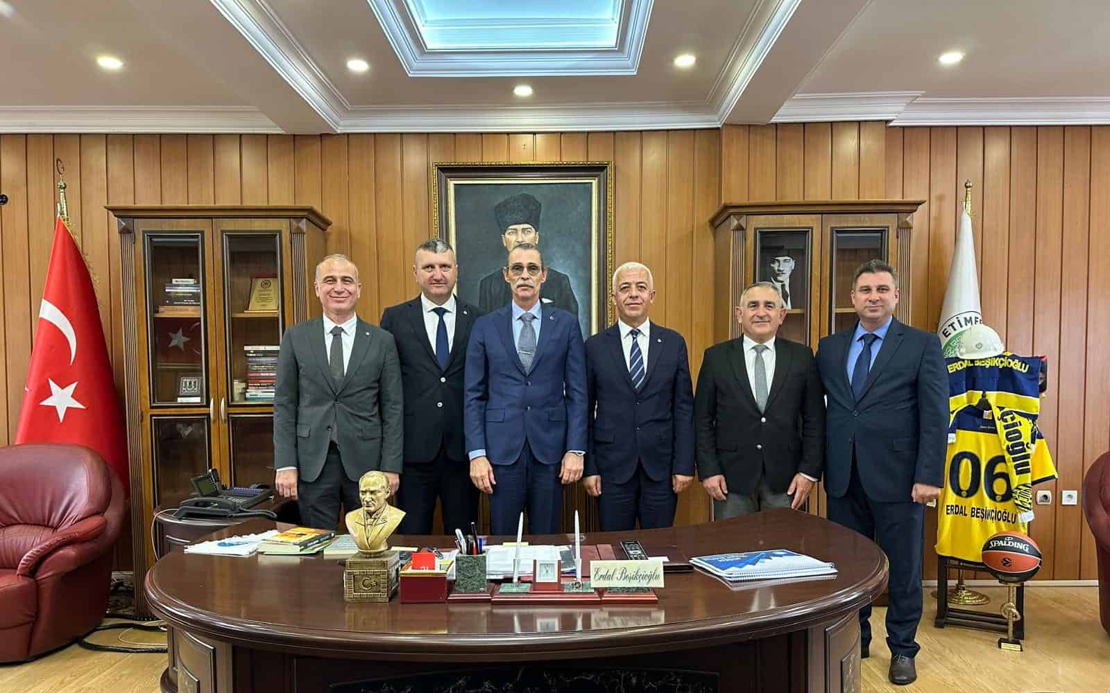 ÜTSO Heyeti, Etimesgut Belediye Başkanı Erdal Beşikçioğlu'nu Ziyaret Etti