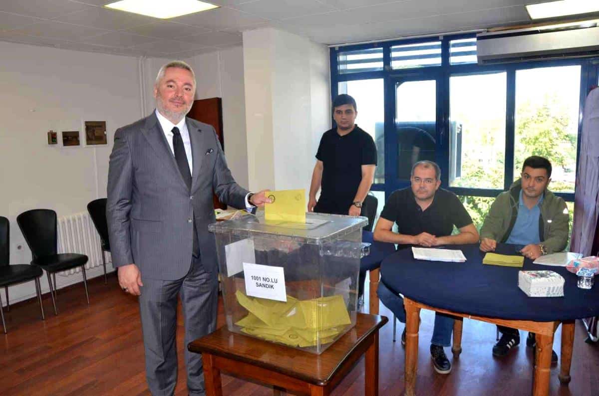 FATBO'da Başkan Ali Feyzi devam dedi