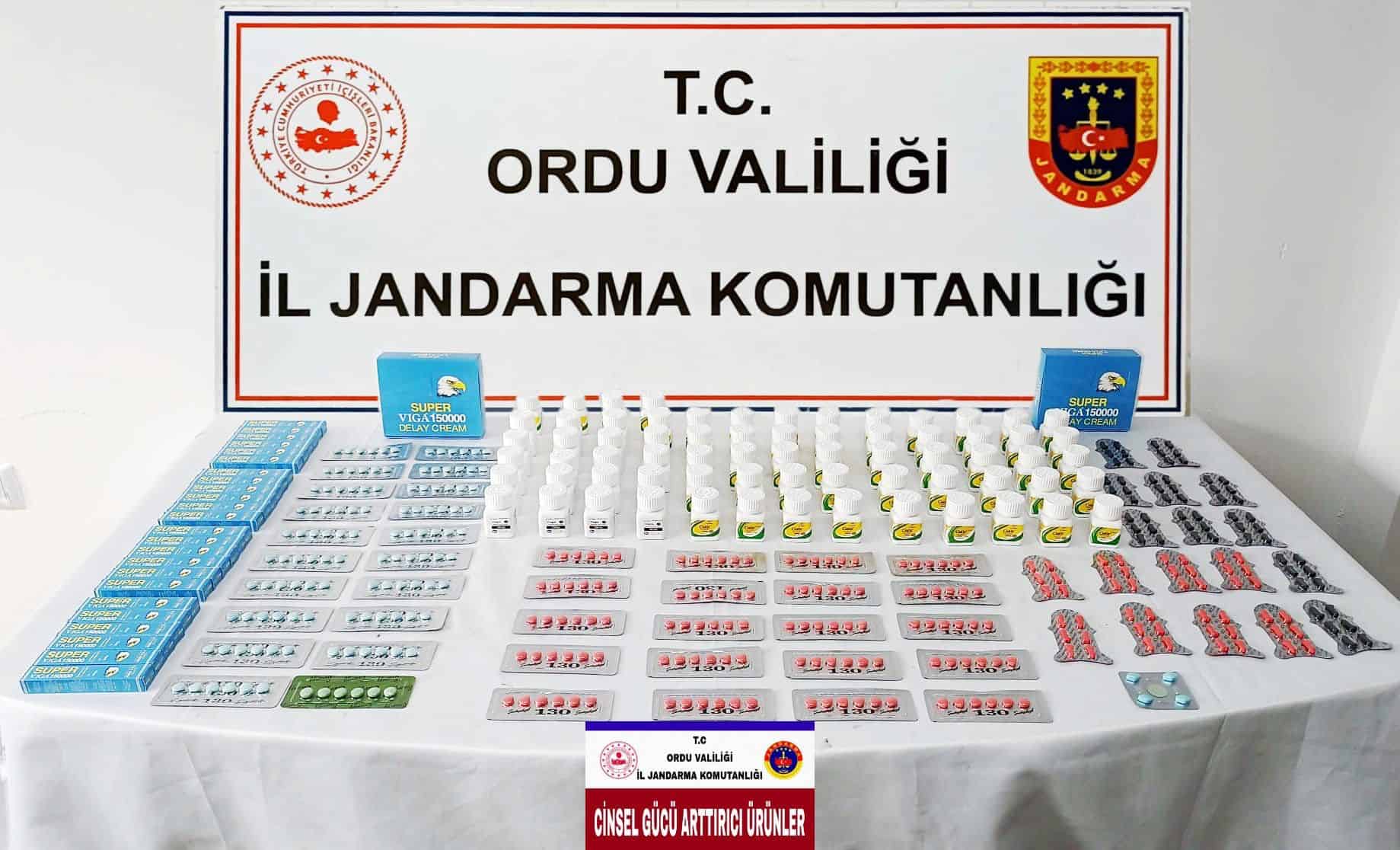 ÜNYE’DE CİNSEL GÜCÜ ARTTIRICI ÜRÜN DOLU KARGO POŞETİ YAKALANDI