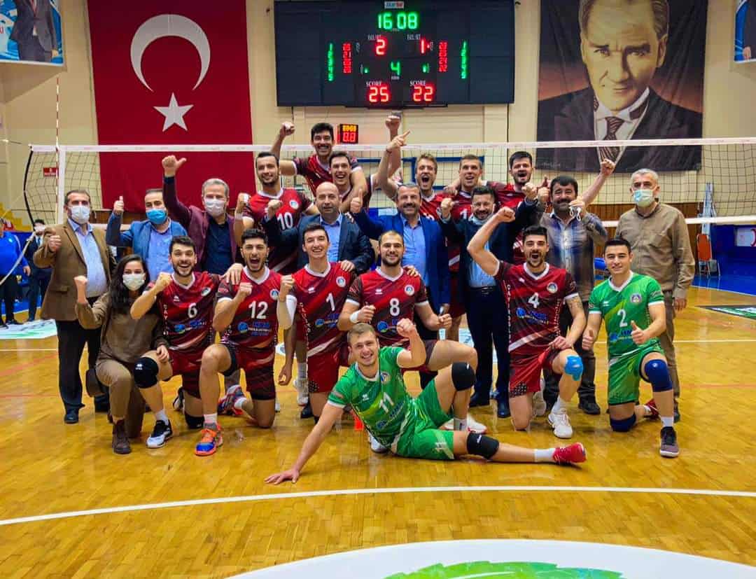 AKKUŞ GALİBİYETLE DÖNÜYOR