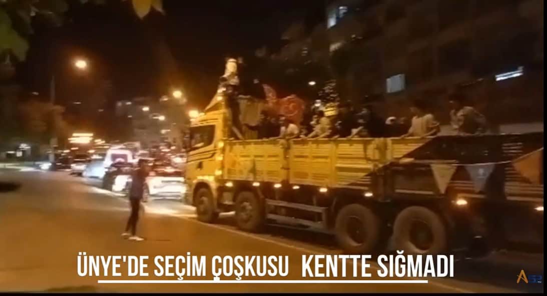 Ünye Sahil Yolu Trafiğe Kapandı